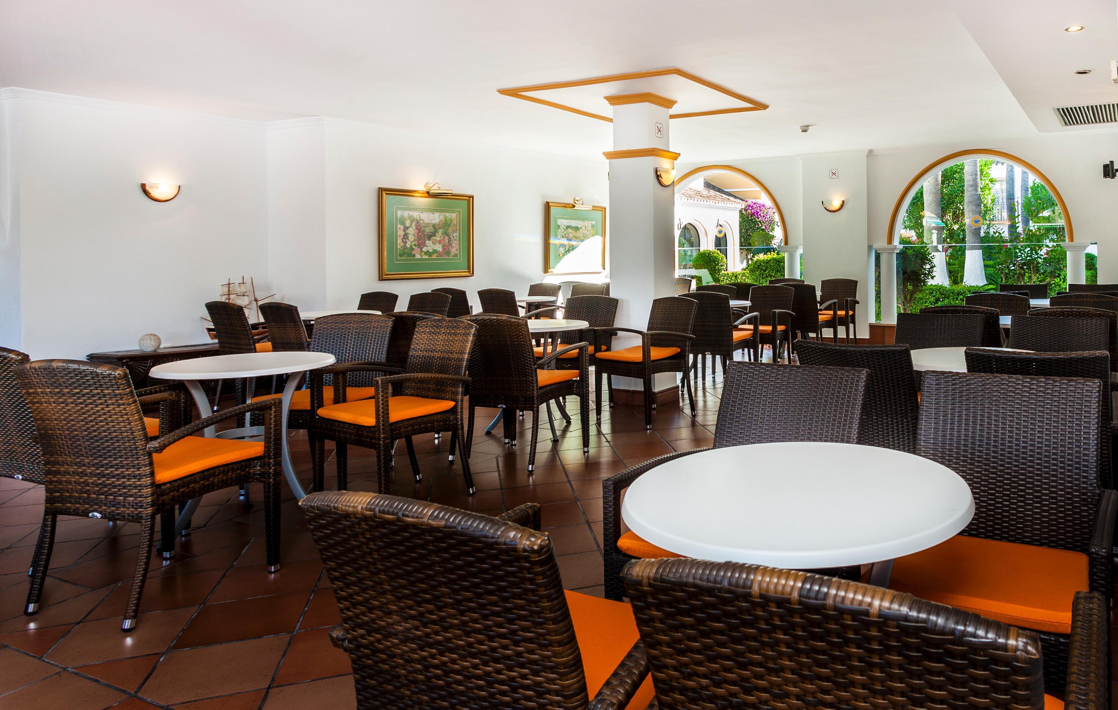 Globales Cortijo Blanco Hotel Marbella Exterior foto